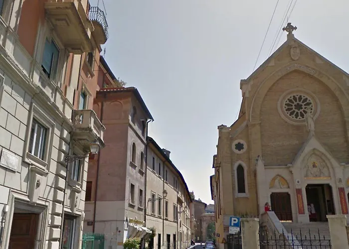 לינה וארוחת בוקר La Capitale רומא