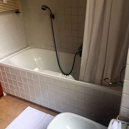 فندق مبيت وإفطار La Capitale 4*